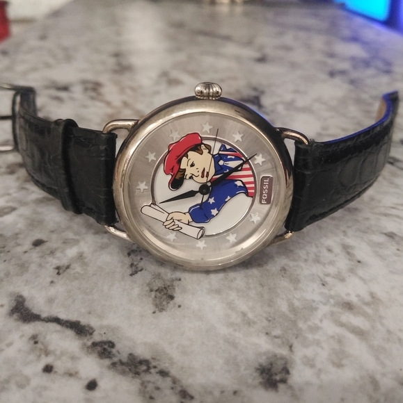 🔥Limited Edition Fossil Paper Boy Watch.🔥 - Picture 3 of 6